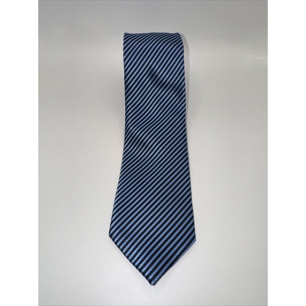 Rare Handmade Silk Tie From Vietnam Beautiful Design In Excellent Condition